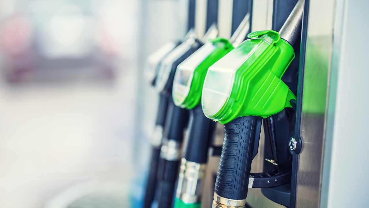 non si può fumare mentre si fa la benzina