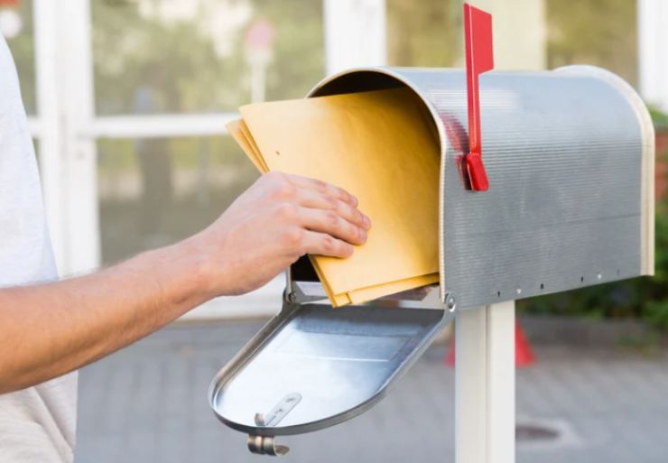 Cambio di residenza, comunicarlo a lavoro