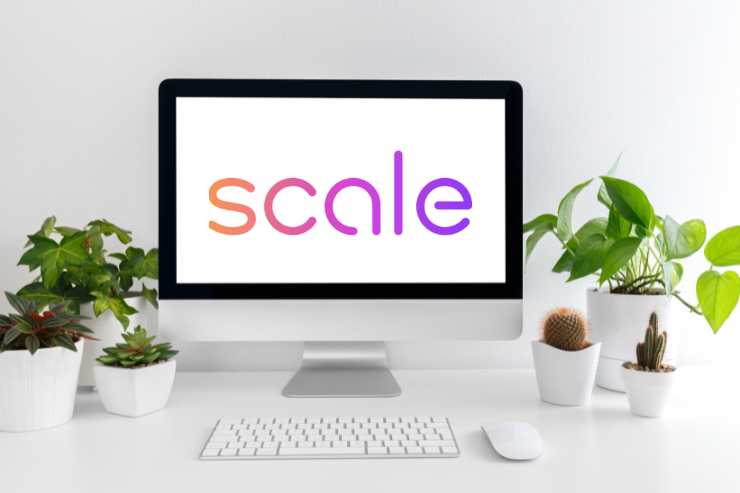 computer con la schermata del progetto Scale
